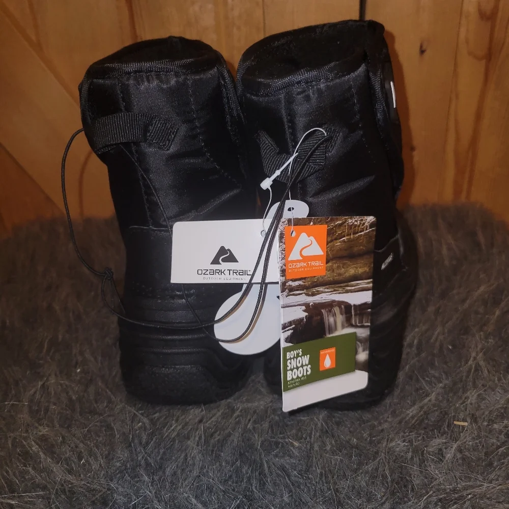 Ozark Trails Little Boys  Waterproof Winter Boots Size 2